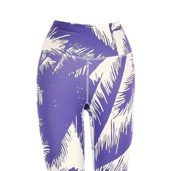 Fabletics Oasis Leggings XXS Purple Palm Print PureLuxe 7/8 High Waisted NWT - Picture 3 of 11